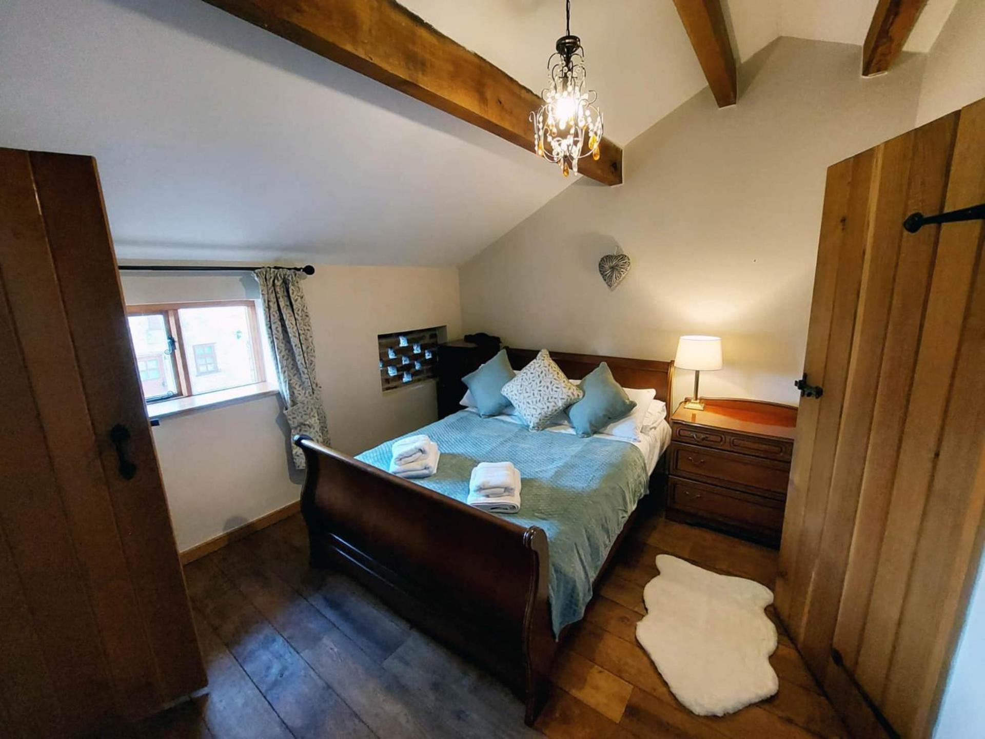 The Old Mill Barn With Hot Tub And Private Use Of Heated Pool Villa Wirral Exteriör bild