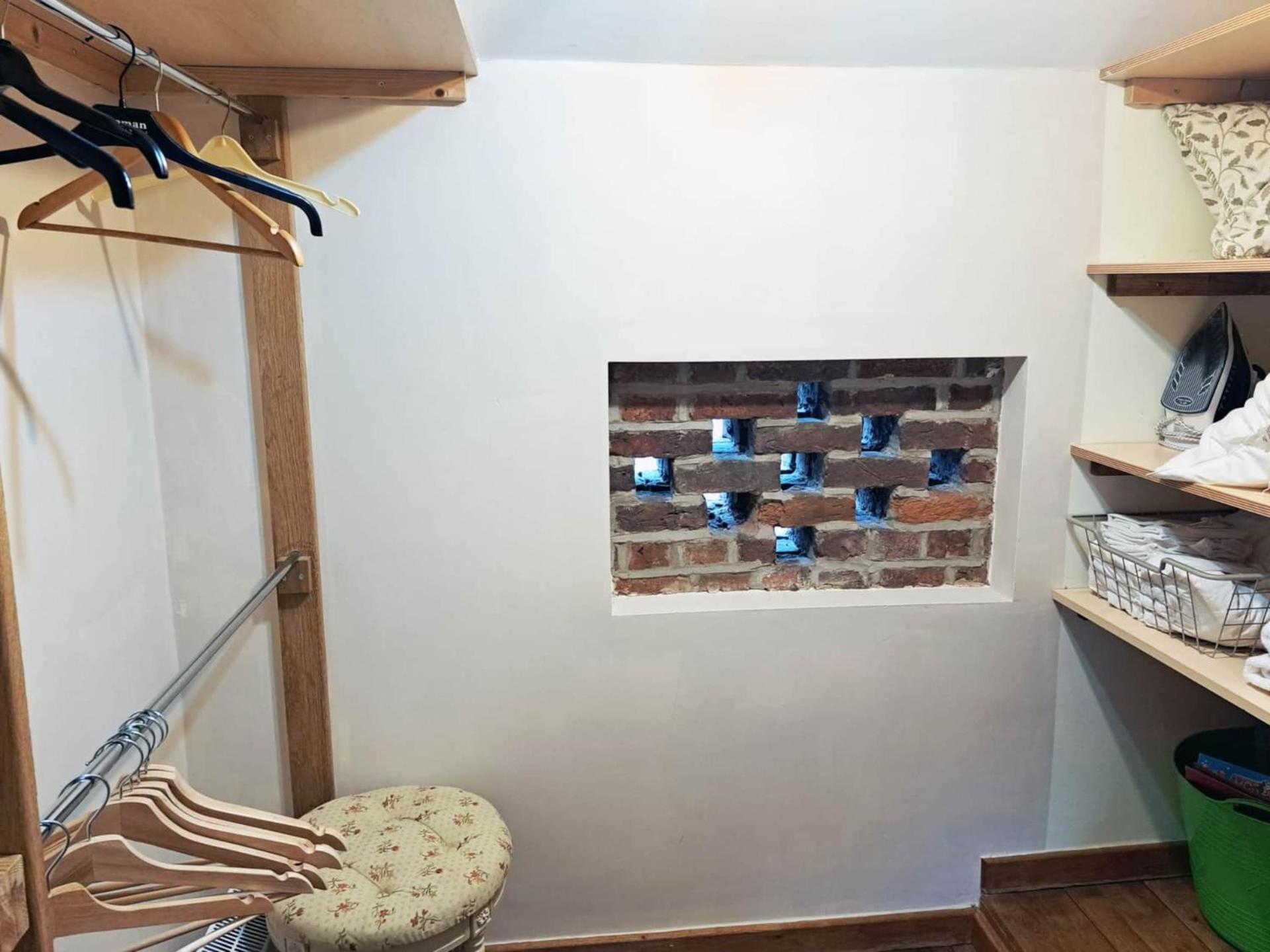 The Old Mill Barn With Hot Tub And Private Use Of Heated Pool Villa Wirral Exteriör bild