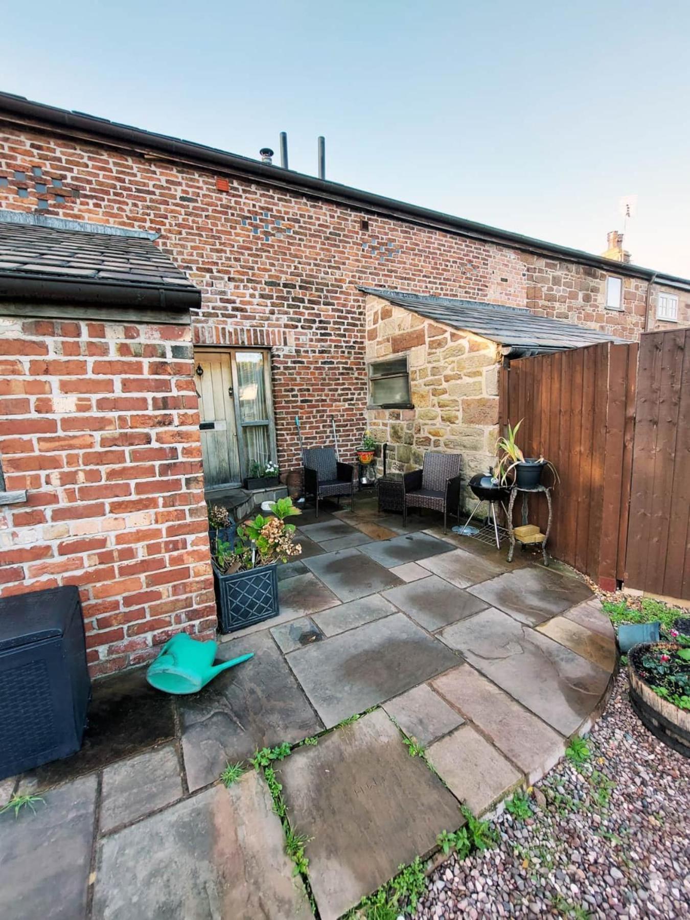 The Old Mill Barn With Hot Tub And Private Use Of Heated Pool Villa Wirral Exteriör bild