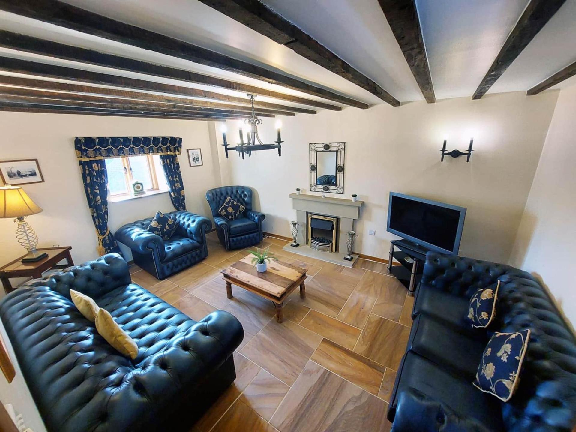 The Old Mill Barn With Hot Tub And Private Use Of Heated Pool Villa Wirral Exteriör bild